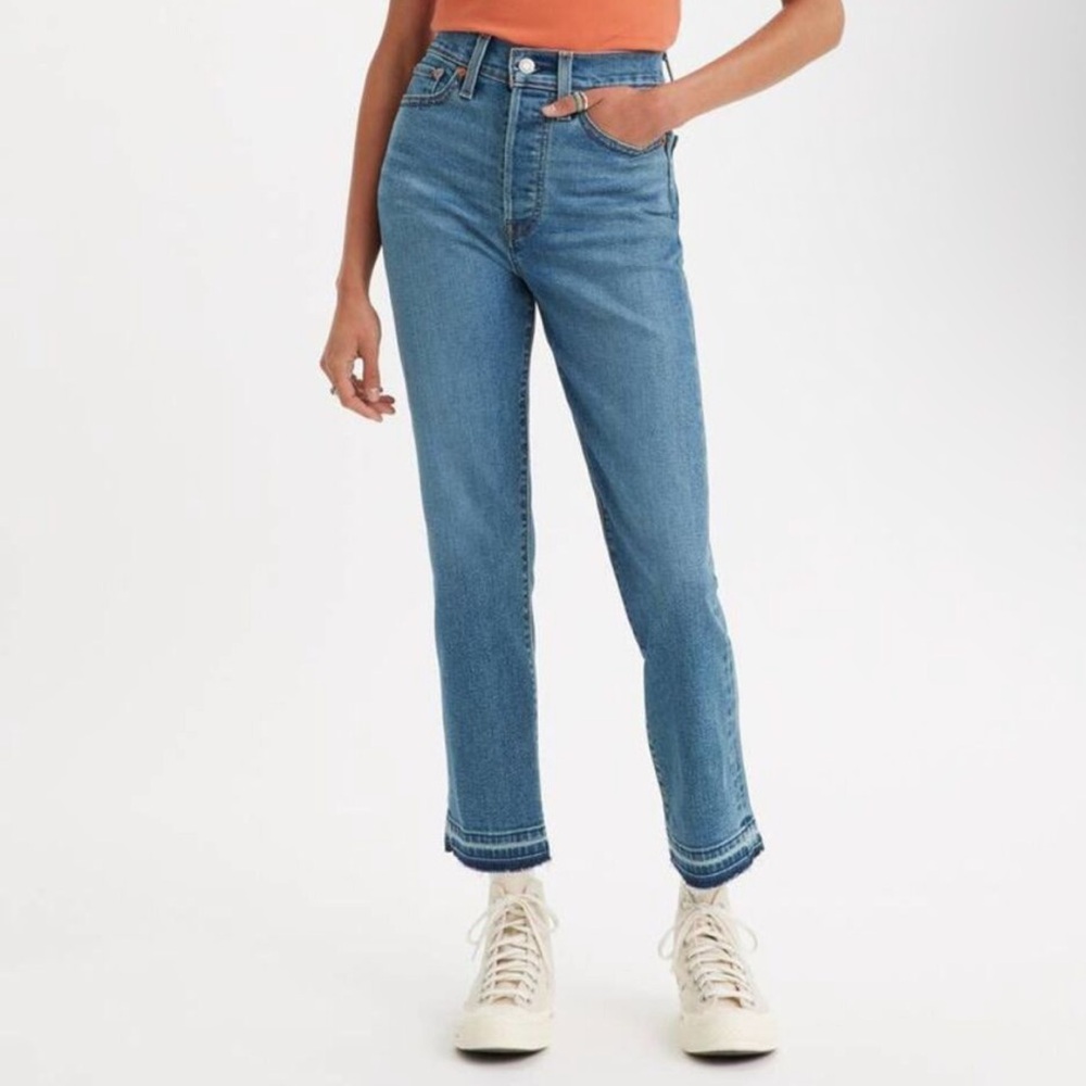 NWT Levi’s Wedgie High Rise Straight Leg Crop Jeans
